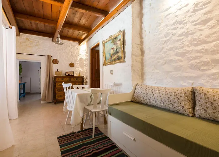 Old Town Charm Casa Historica * Ermioni