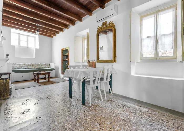 Old Town Charm Casa Historica * Ermioni